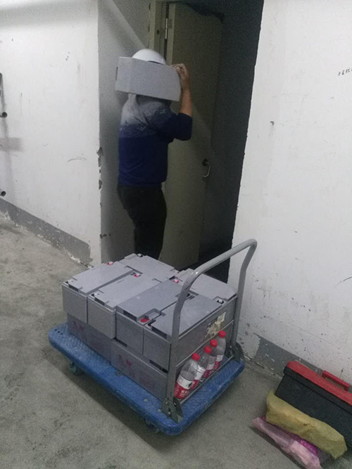 機(jī)房鉛酸蓄電池短路的危害及原因之分析