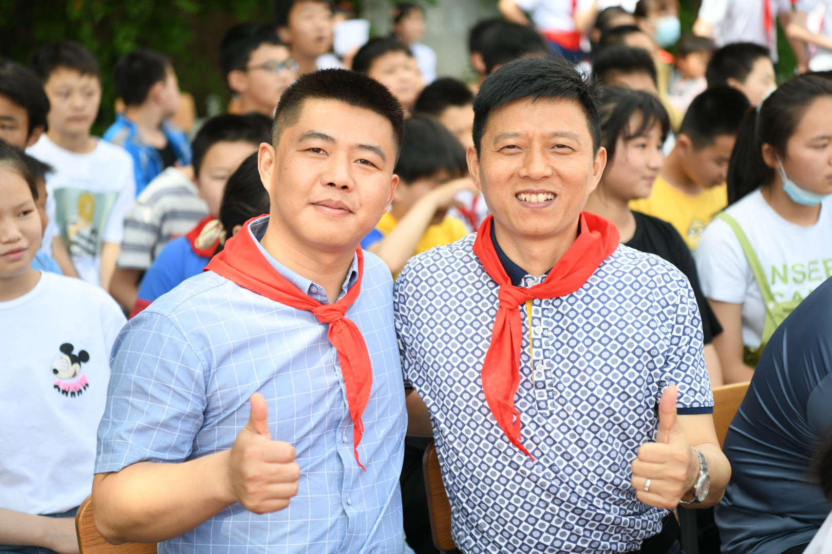 何總照片